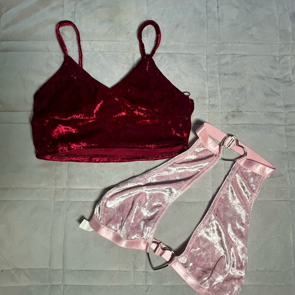 ROMWE Velvet Bralette and Harness Set - Red and Pink